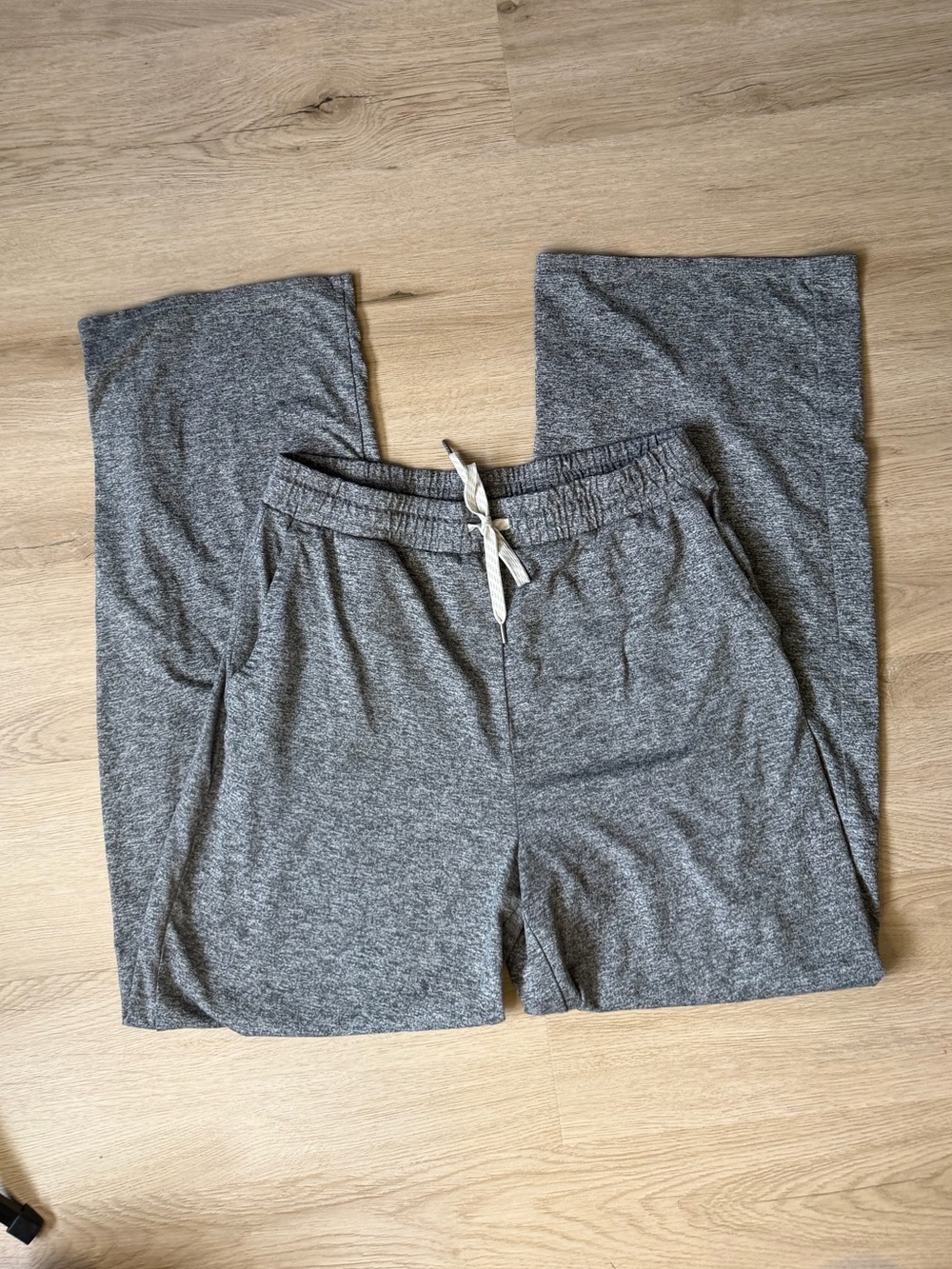 vuori wide leg halo pant